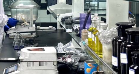 Laboratoire dessai de la qualite du charbon actif